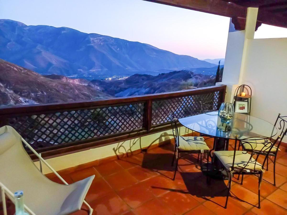 Apartamento En El Corazon De Las Alpujarras Каратаунас Экстерьер фото